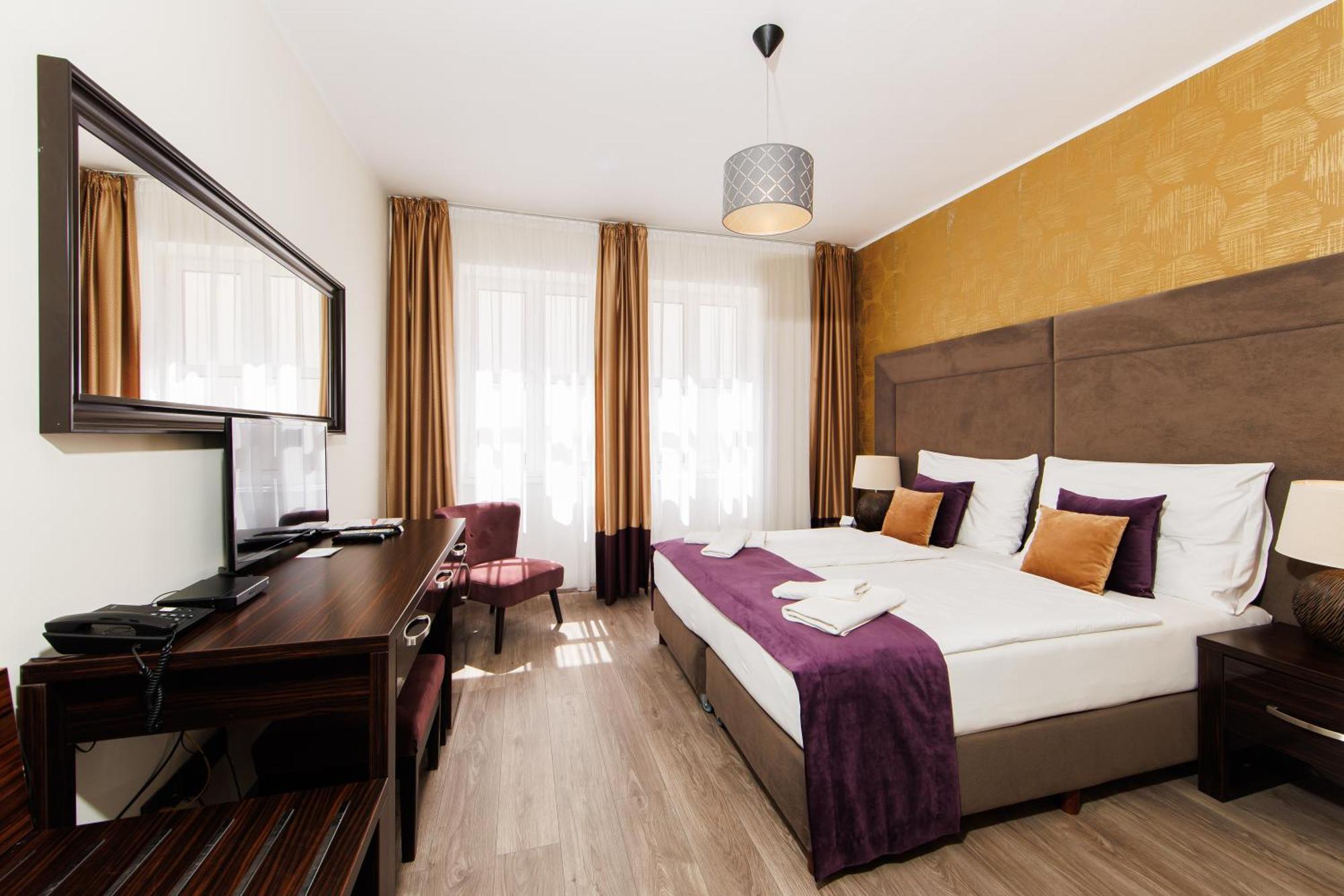 APLEND CITY Hotel Perugia Bratislava Buitenkant foto