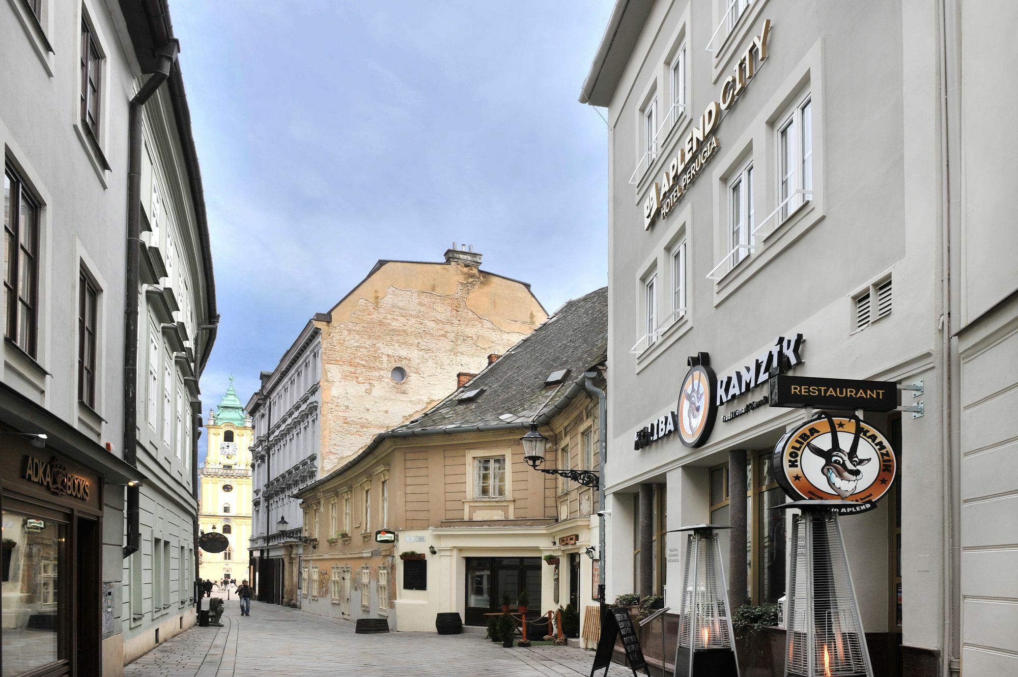 APLEND CITY Hotel Perugia Bratislava Buitenkant foto